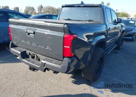 2025 Toyota Tacoma Sr5 4Wd z USA, uszkodzony, nr VIN 3TMLB5JN9SM103254